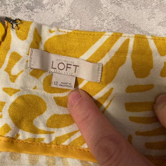 Pleated Leaf-pattern skirt with POCKETS, linen blend, Banana Republic, size 12 - Picture 3 of 6